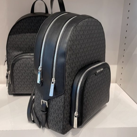 Michael Kors Jaycee Large Zip Pocket Backpack Black - Picture 2 of 16